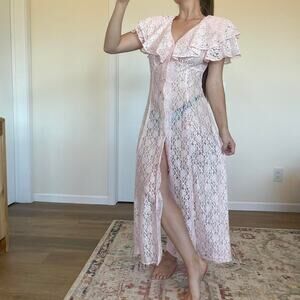 Beautiful Vintage Joni Blair lace pink nightgown